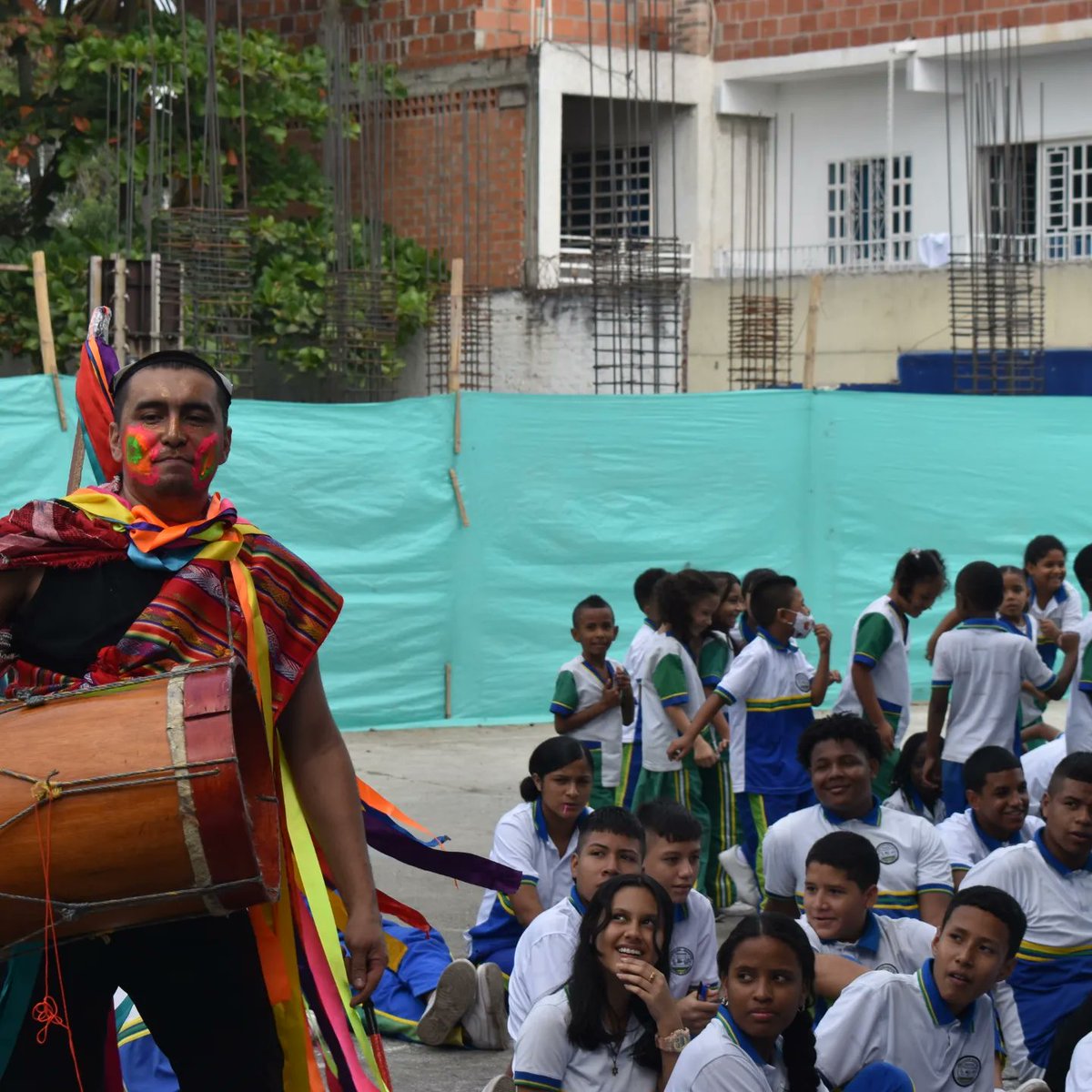 lizarazo2020's tweet image. Sede Rosa Zárate de Peña #lizarazorzp fue sorprendida por la visita de @PazParce en la inauguración del Plan Lector, para hacer de la lectura una aventura divertida. Contamos también con la directora de la Fundación @Manuelita150, Gloria Medellín. @alongarcia03 @sempalmira