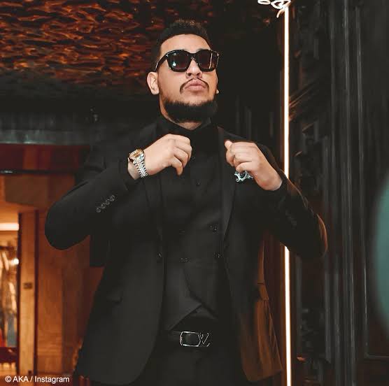 vanr00yen's tweet photo. A couple of days ago he tweeted saying, "Statistically I'm the greatest SA hip-hop producer of all time, since 90% of my songs were produced by me"  #RIPAKA https://t.co/I7g0X2v5l0