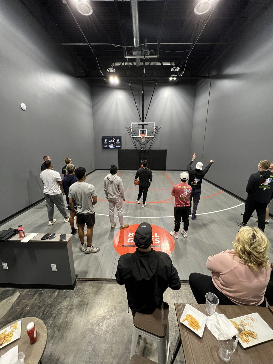 We had a great afternoon with @LandowPerform and their 2023 NFL Pre-Draft Class. 
#thebasketballsocialhouse #traintowin #NFLCombine