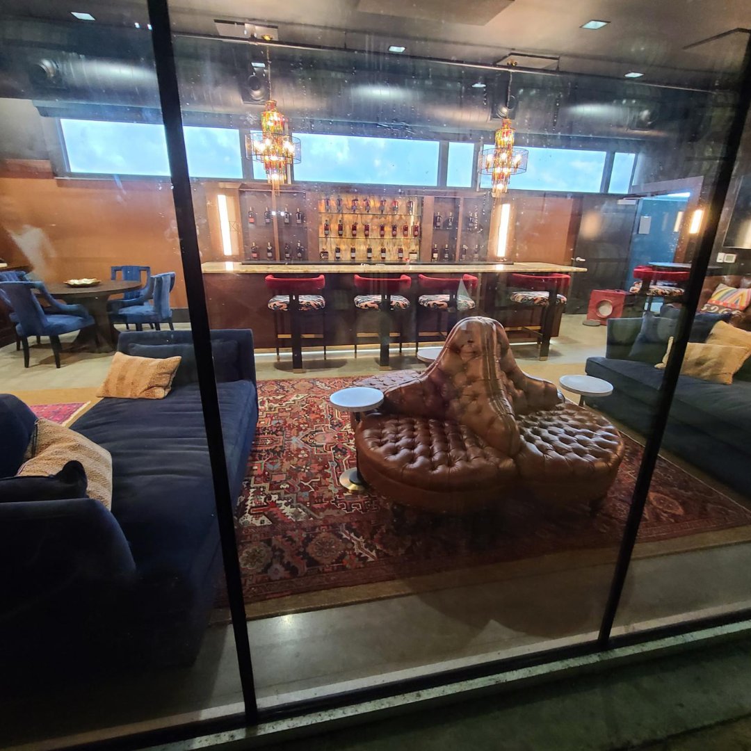 qsicontrols's tweet photo. All work and no play isn't the QSI approach. During a large project in Kentucky, the team explored the local area. After completing a successful project, the QSI team enjoyed the sights and tastes at a local distillery.

https://t.co/iSDAT0LhZ1

#QuantumSolutions #bourbon https://t.co/DkAuy0qAey