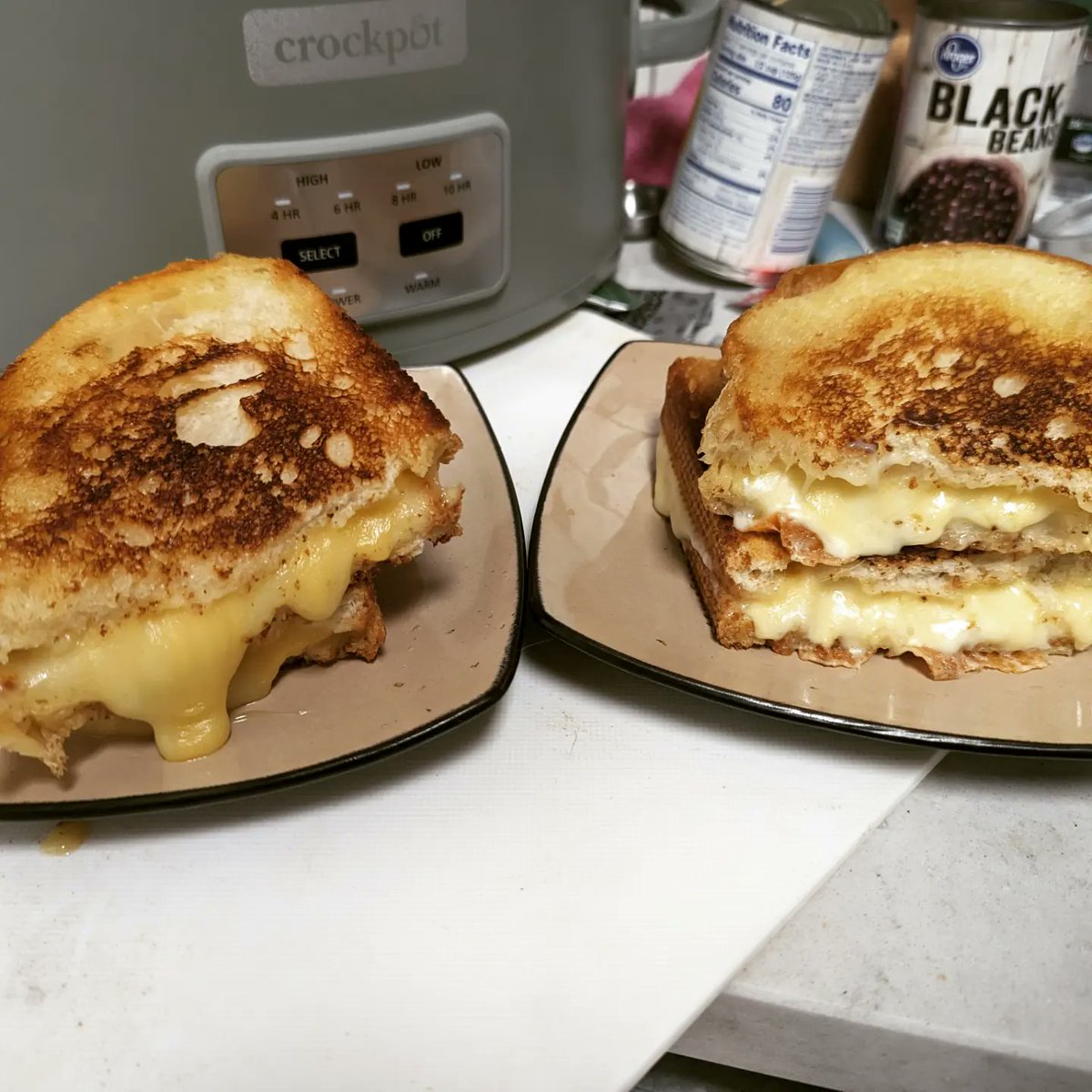 AiviusFA's tweet photo. Tomato soup and grilled cheese from scratch. The grilled cheese has Monterey Jack and Smoked Gouda <3 gotta love cooking! https://t.co/FgxB7B8hnh