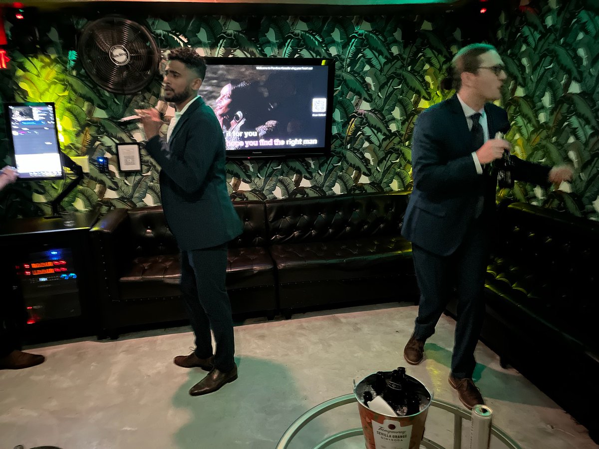Devin D. Smith, MD, FACOG (@devindirk) on Twitter photo Fellows class of 2020 <a href="/MySMFM/">SMFM</a> karaoke tradition lives on 🥳🎤 <a href="/MichaelMAzizMD1/">Michael M Aziz, MD MPH</a> <a href="/fbwill_williams/">F. B. Will Williams</a> @hipstermfm Fellows class of 2020 <a href="/MySMFM/">SMFM</a> karaoke tradition lives on 🥳🎤 <a href="/MichaelMAzizMD1/">Michael M Aziz, MD MPH</a> <a href="/fbwill_williams/">F. B. Will Williams</a> @hipstermfm