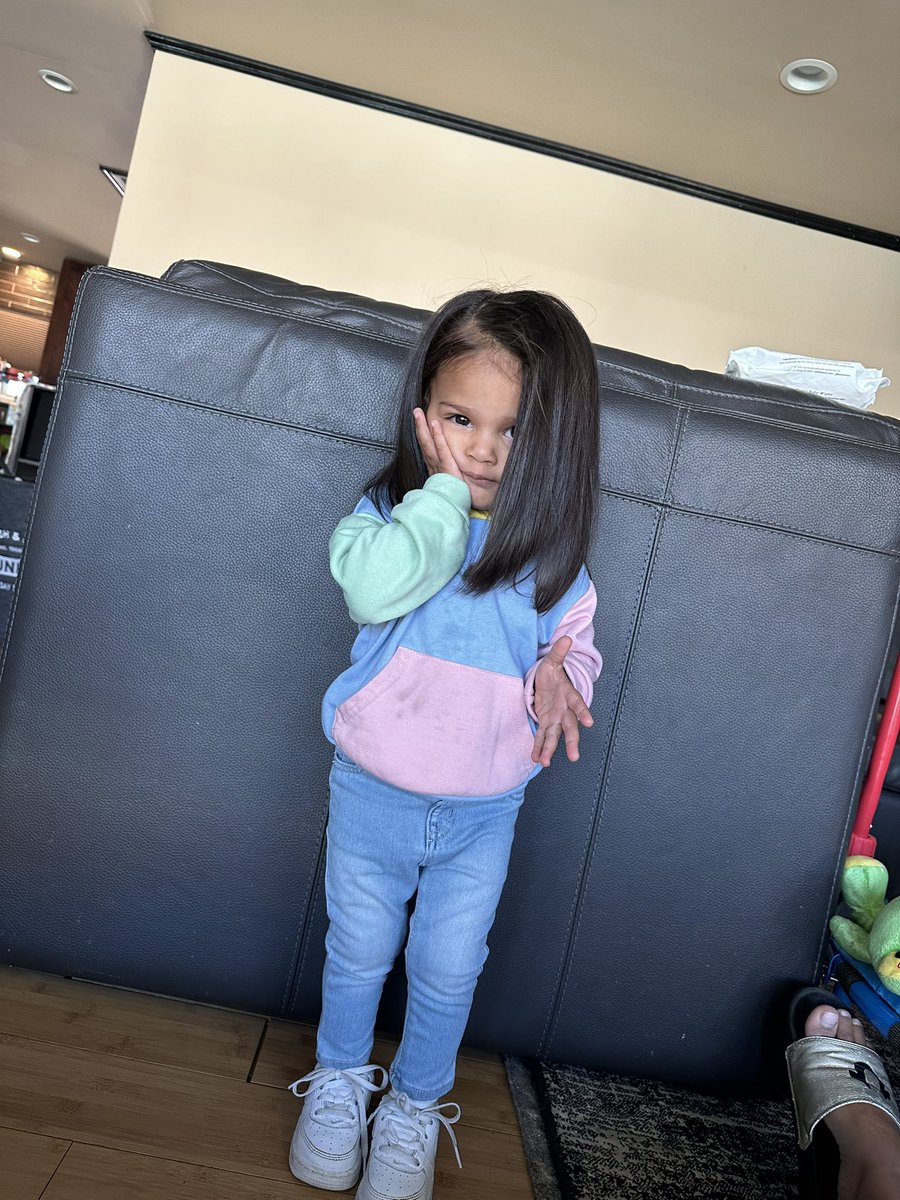 toniromiti's tweet photo. Hahaha I flat ironed her hair. She actually sat still the whole time but she was definitely over me trying to get a cute picture 🤣 https://t.co/gX1kH6ACqg