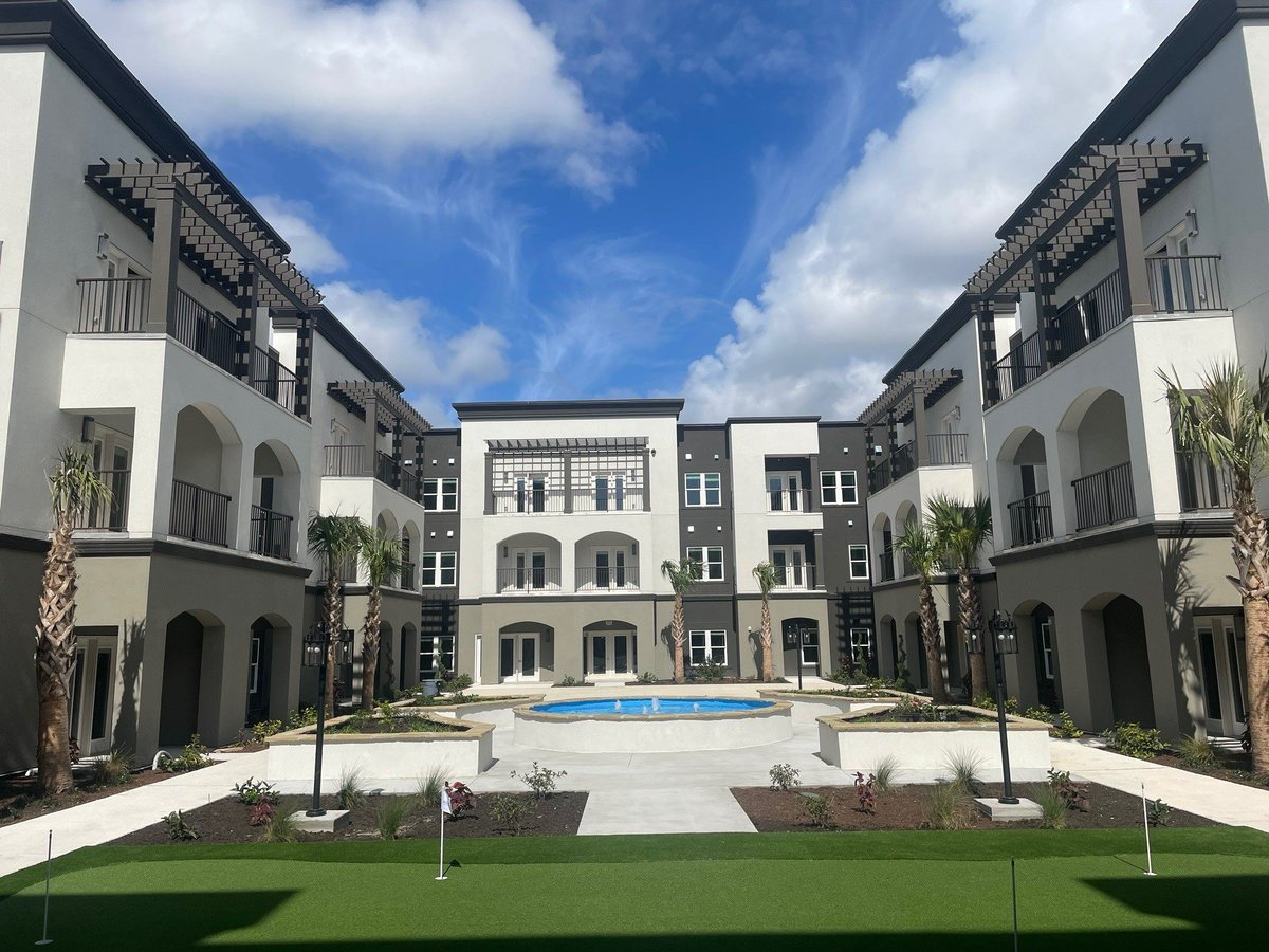 DMKDevelopment's tweet photo. Check out our latest updates from our senior living project in Venice, FL. We are approaching the final stages!

#seniorliving #independentliving #assistedliving #memorycare https://t.co/DbgVoyk08W