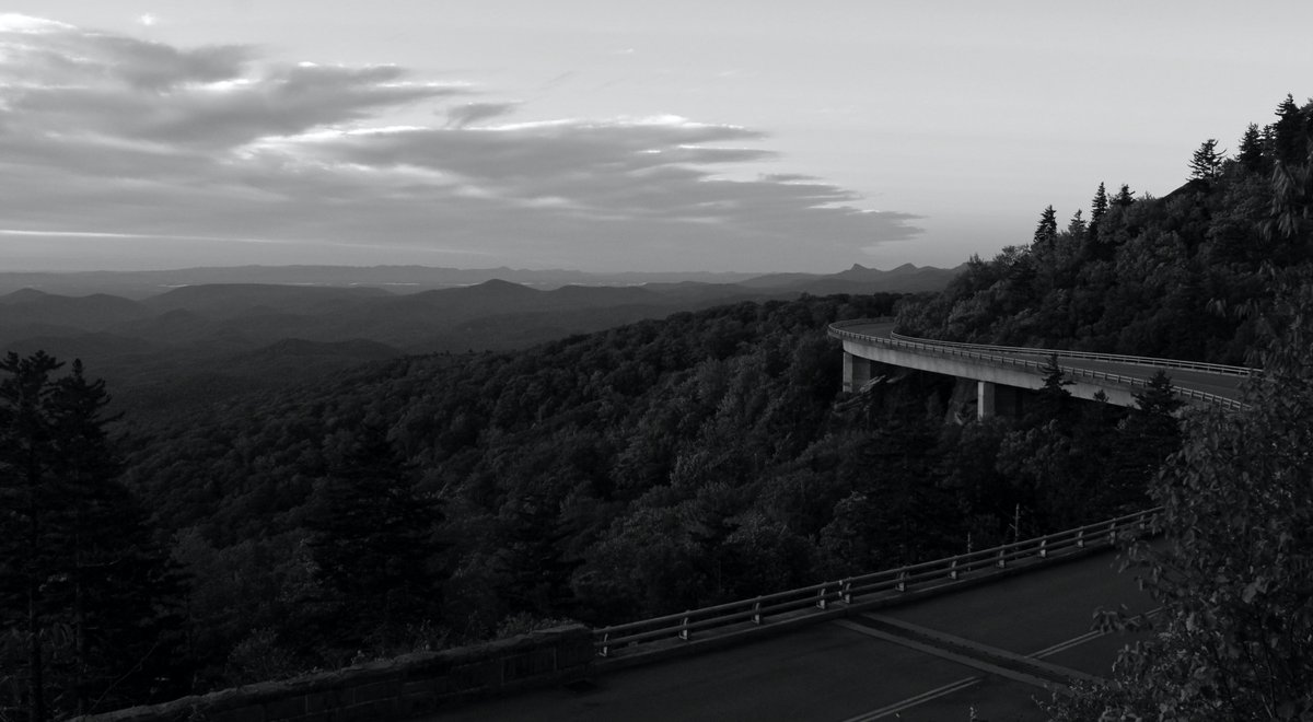 GarrettBFF's tweet photo. Finally getting around to posting my Linn Cove Viaduct photos @davidjasonball that was a cold morning 😂🥶 https://t.co/KIOY2M3LFX
