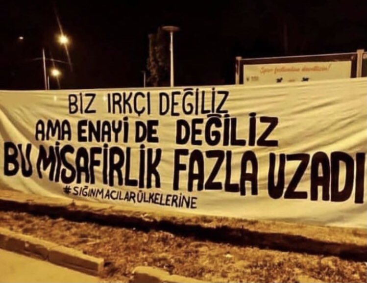 Türk halkı canıyla cebelleşirken hainler soygun, yağma, hırsızlık peşinde. Arap çöllerinden Osmanlı çekilirken şehitlerin naaşlarını dişlerine kadar soyanlar, bugün de şaşırtmadılar!
#YağmacıyaVurEmri #yagma #Hatay
