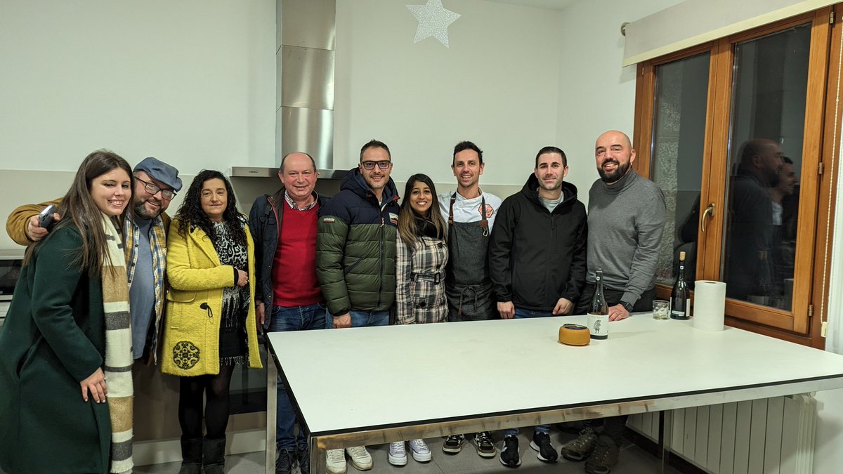 👨‍🍳 𝕀𝕧á𝕟 𝕄é𝕟𝕕𝕖𝕫 cunha clase maxistral na Casa do Médico 

🥩🥬 Con "Exquisiteces salgadas do lacón"