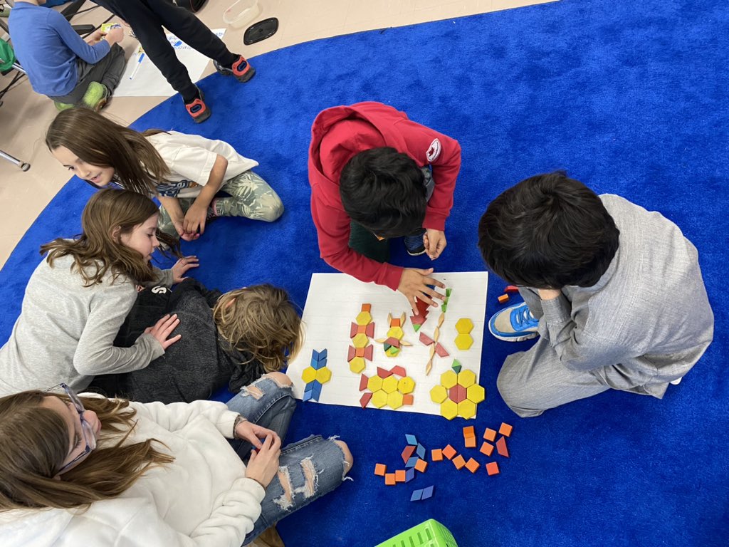 Mrs_Proulx_AVG's tweet photo. Always fun to celebrate being 100 days smarter! Wish I took more pictures, but here are a few @AVG_Griffins https://t.co/CKokNtpwHB