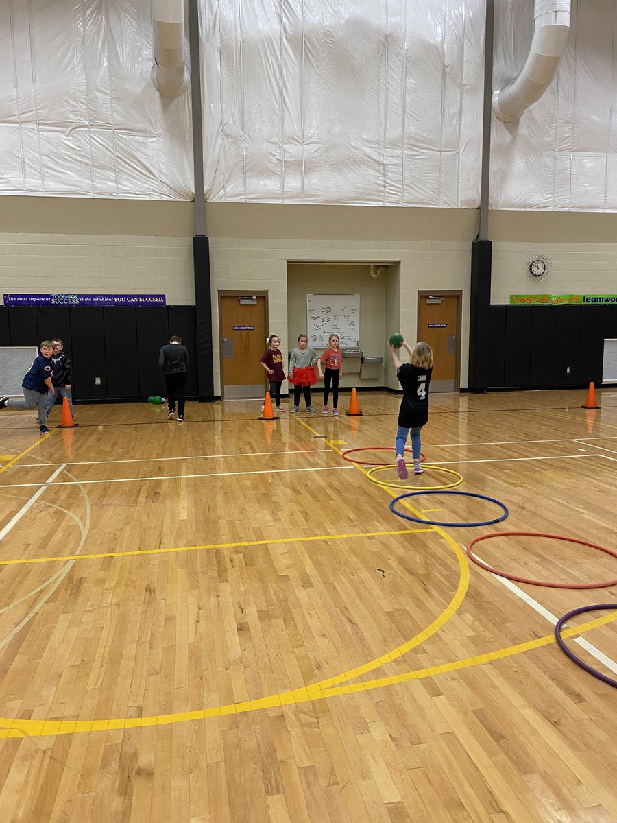 Mbclark_63's tweet photo. Super Bowl Party all day long!  We had so much fun!
#rowvaelem #rowvastrong https://t.co/2CYyIYb5pI