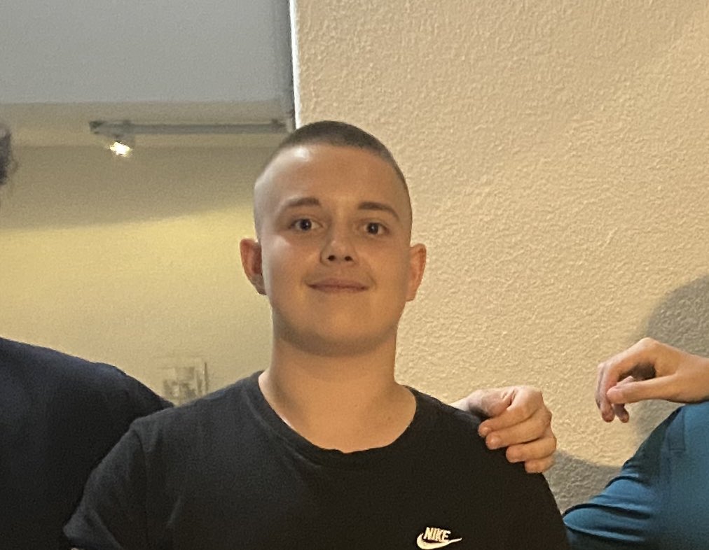 qrelxFN's tweet photo. @EisiWRLD @schoeni1818 @vxnty4 Haha der Erzählt mir was von Bitches https://t.co/8uXdISbjZL