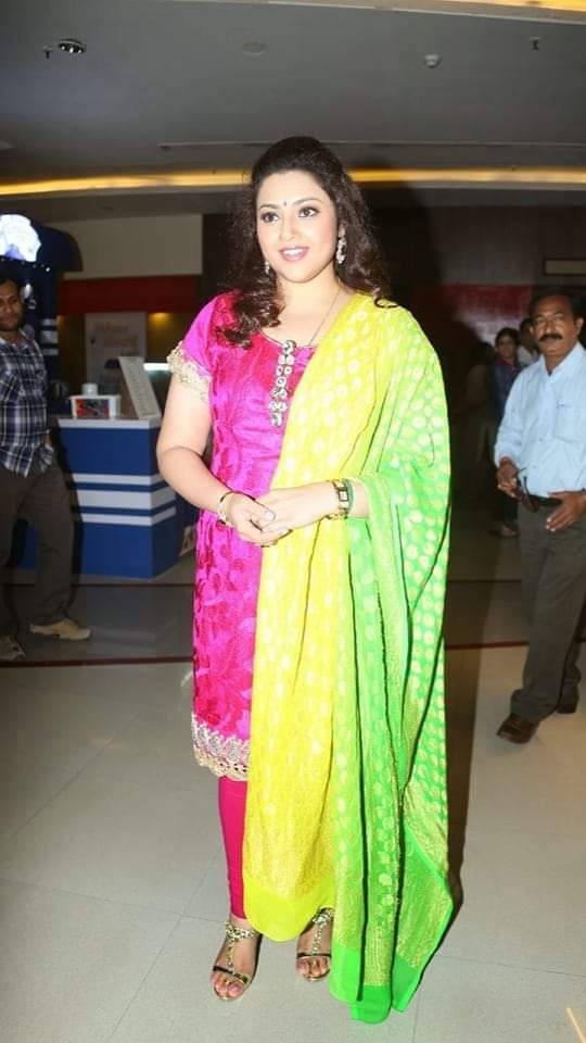 Image Actress Meena