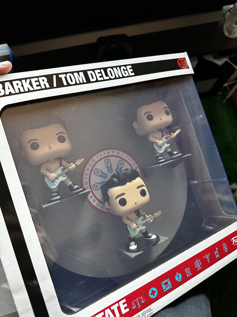 anyone notice anything fishy here? 🤔

<a href="/travisbarker/">Travis Barker</a> wya??