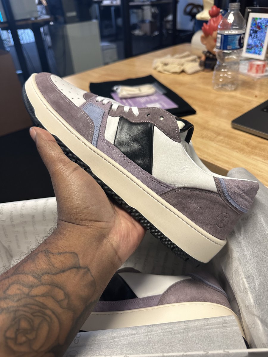 ShadyG's tweet photo. Much love to @discord @ourcollegium @Faucius for the sick pillar alpha’s 💜
Straight to feet on this #freshkickfriday https://t.co/cgW8MWdYHh