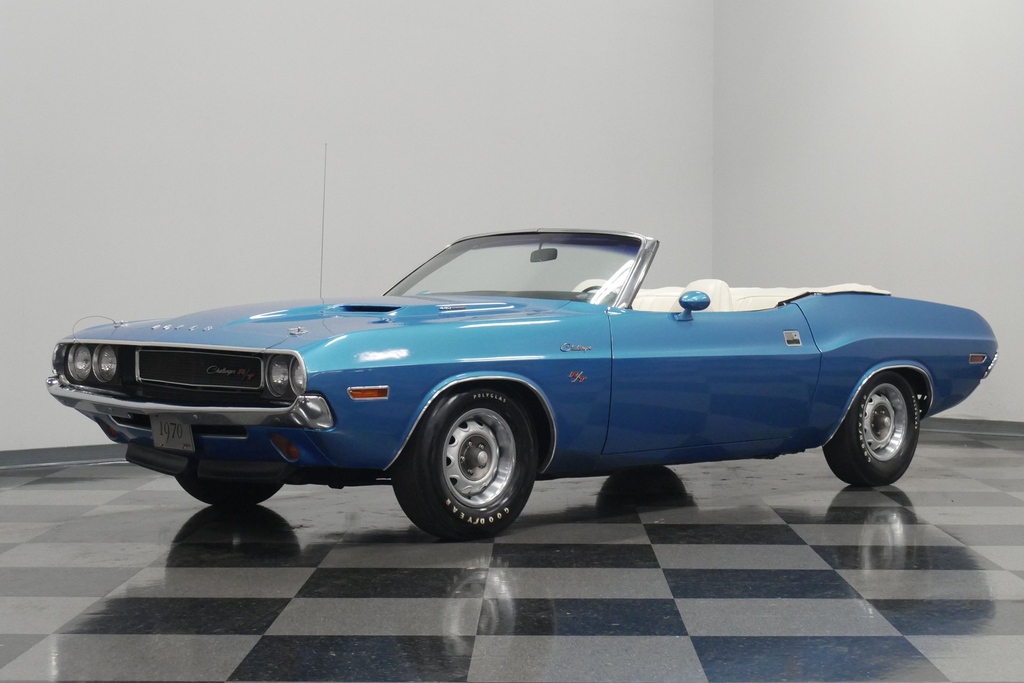 streetsidecars's tweet photo. This 1970 #Dodge #Challenger R/T #Convertible features a 440 #Magnum V8 teamed with the numbers matching #Torqueflite automatic transmission. View the full listing here: https://t.co/lnymwMRs7v https://t.co/1hKVfLz3MI