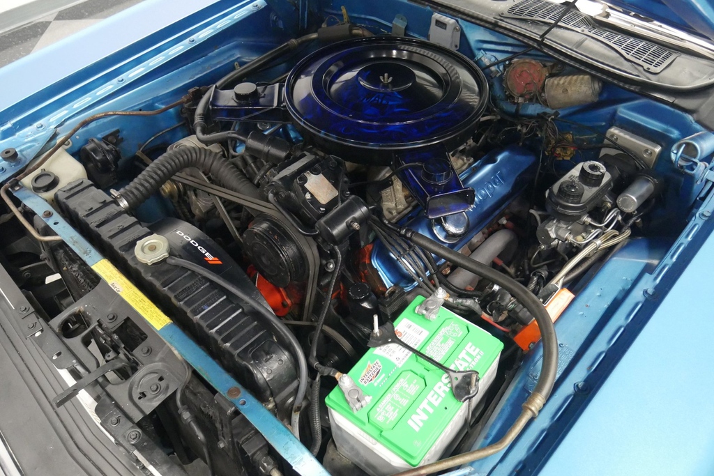 streetsidecars's tweet photo. This 1970 #Dodge #Challenger R/T #Convertible features a 440 #Magnum V8 teamed with the numbers matching #Torqueflite automatic transmission. View the full listing here: https://t.co/lnymwMRs7v https://t.co/1hKVfLz3MI