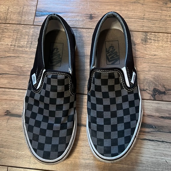 So good I had to share! Check out all the items I'm loving on <a href="/Poshmarkapp/">Poshmark</a> #poshmark #fashion #style #shopmycloset #cougar #blondo #vans: posh.mk/OulNm2tDjxb