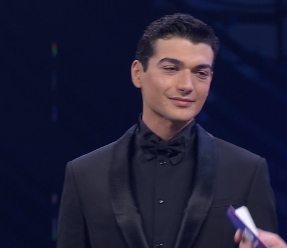 chenesannotutti's tweet photo. QUALCUNO HA DETTO JUST EAT DING DONG

#Sanremo2023 https://t.co/o9kuZiFLjr