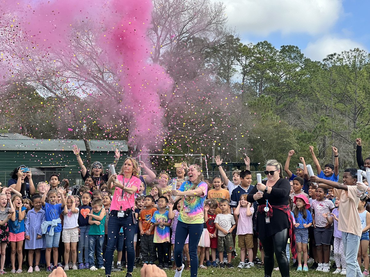 TamiDurden's tweet photo. We had a gender reveal for QHES tortoise today. Speckles is a girl! @KaraSmucker @Ldarby9 #goquails #qhes @pascoschools @LesleyKirkley https://t.co/ITjDqMFisW