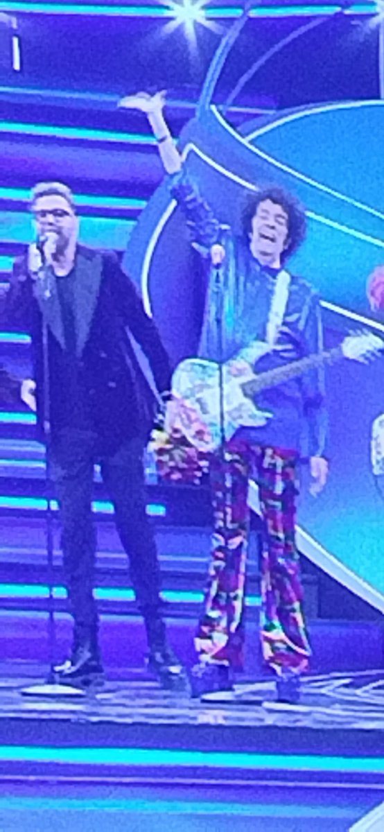 DISCOLUPINO's tweet photo. Salutami a soreta #Sanremo2023 https://t.co/3YVDggI5mf