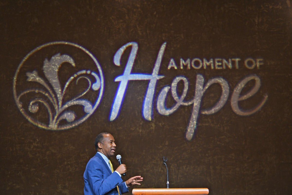 amohsc's tweet photo. What a great evening with @RealBenCarson celebrating 10 years of A Moment of Hope. #amomentofhope https://t.co/27q40BbyXn