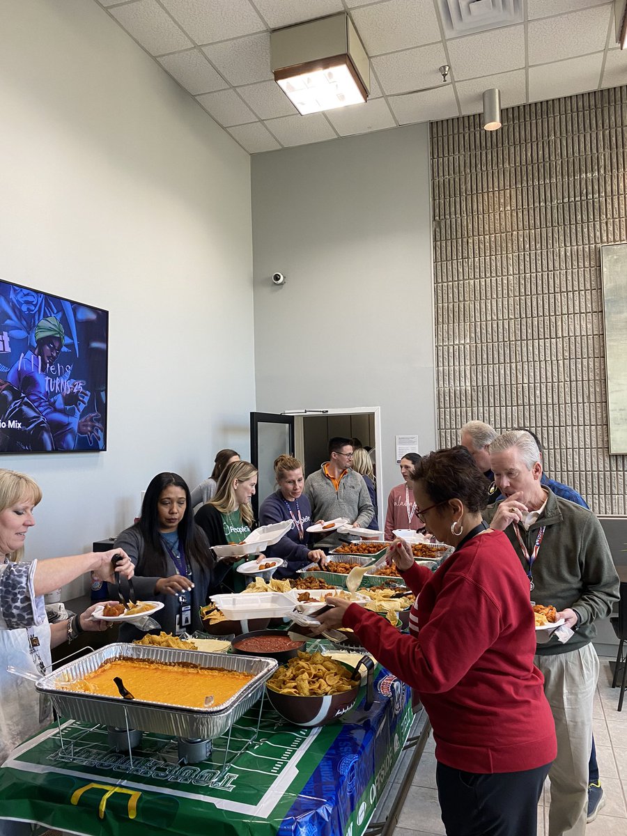 PeopleTec's tweet photo. ๐TOUCHDOWN!๐Team PeopleTec SCORED the best employee-owners!๐๐
We KICKED OFF the weekend with a Super Bowl party. Wings, chips, dip, and sweets made for a good afternoon. #WorkHardPlayHard ๐๐ฝ๐ช
ย
#PeopleFirst #TechnologyAlways #PeopleTec #OwnIt #ComeExperienceIt #SuperBowl https://t.co/SYov6Oj2w8