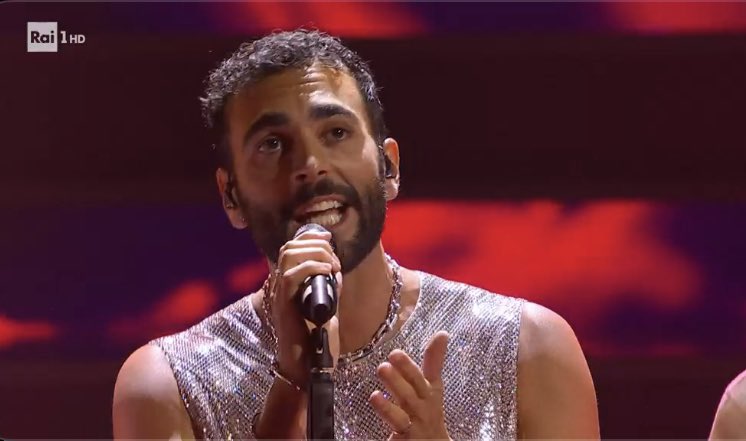 fineelinexwalls's tweet photo. E ANCHE STASERA STANDING OVATION PER MARCO MENGONI #sanremo2023 #sanremo23 https://t.co/sH7Lwyf7x5