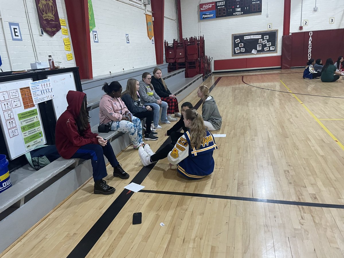 BallEtowah's tweet photo. We got to start our day this morning by hanging out with some awesome 5th grade girls over at @OGESeagles ! Even ended the morning with a dance battle! We already can’t wait to come back soon! 

@EtowahHS https://t.co/UcgI7u0GSV