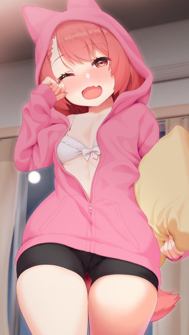 「一緒に寝ようよ」
ちゃんと自分の寝床があるのに、夜な夜なご主人の布団に忍び寄るわんこです。 