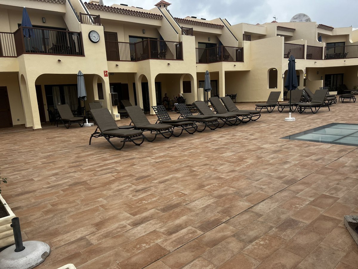 Laura______G's tweet photo. Our #ResortImprovements are progressing well at #RoyalSunsetBeachClub   We can’t wait to show you the end result @Minerva_VT @RuthMcgowan_ @EmmaJayneWoodie @Marga_MartinH @Jesusluis1975 @MercisDominguez @MONTSE54961651 @Marta02167 @ClaudiaGMorell https://t.co/cG0dwT8O8c