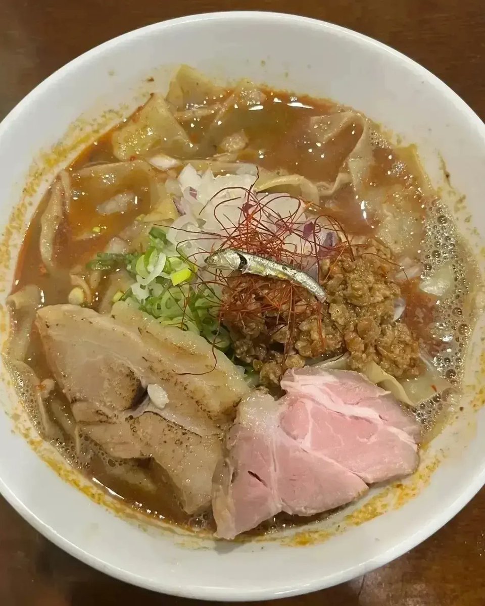 ramenoniboshi's tweet photo. おはざます！やってます！

朝イチからこないだタバコポイ捨てして帰った人が来たので出禁にしました

食べ物粗末にするのとゴミのポイ捨ては許しません。以上

ヨッピーさんに貰った台湾の拌麺、インスタントとは思えぬ強烈な旨さでビビりました
やはり拌麺、拌麺は世界を救う。

今日もよろしゃす〜 https://t.co/Eei8YsTCHS