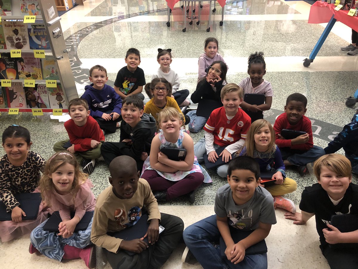 bpeslibrary's tweet photo. Another wonderful day in the library @BettePerot for Preschool Patriots Storytime & Book Fair wish lists! 📚@KellerLibraries #kisdlibraries https://t.co/lHouBMBzNh