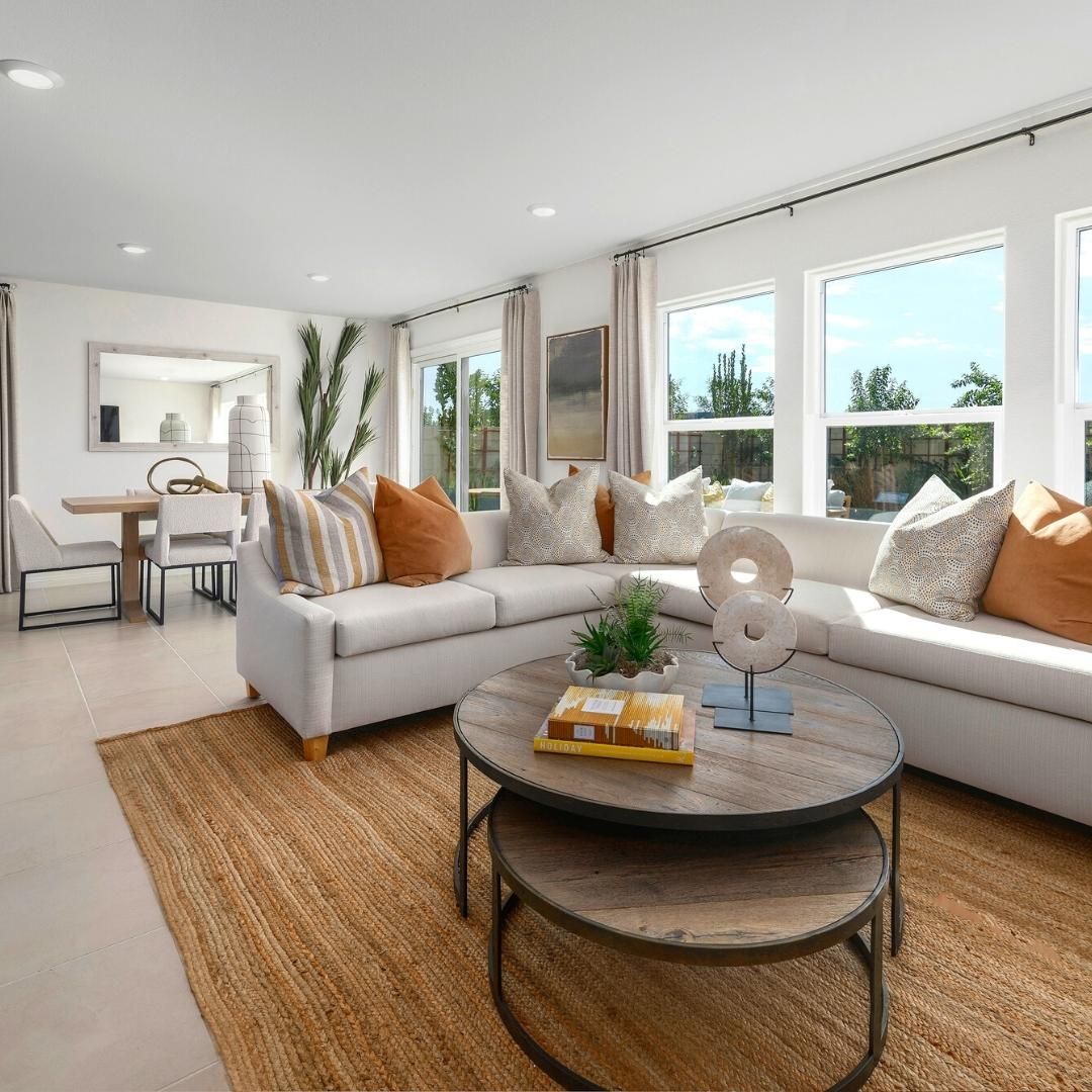 kbhome's tweet image. Which great room is your favorite? Comment below!

While our #KBHome Design Studio offers a wide range of choices to bring your new home to life, selections vary per location. 

Learn More. → ms.spr.ly/60125PEiE

#PersonalizedDesign #InteriorDesign