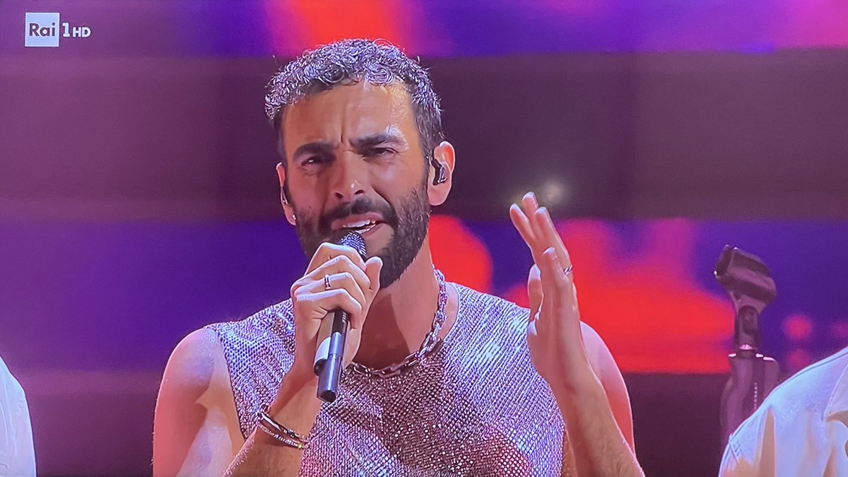 marcoluci1's tweet photo. La serata potrebbe anche chiudersi qui ! #MarcoMengoni una spanna sopra tutto e tutti ! #Leitbe da brividi !
@SanremoRai #Sanremo2023 @sanremo2023 @mengonimarco https://t.co/Co2j1Zb5Mc