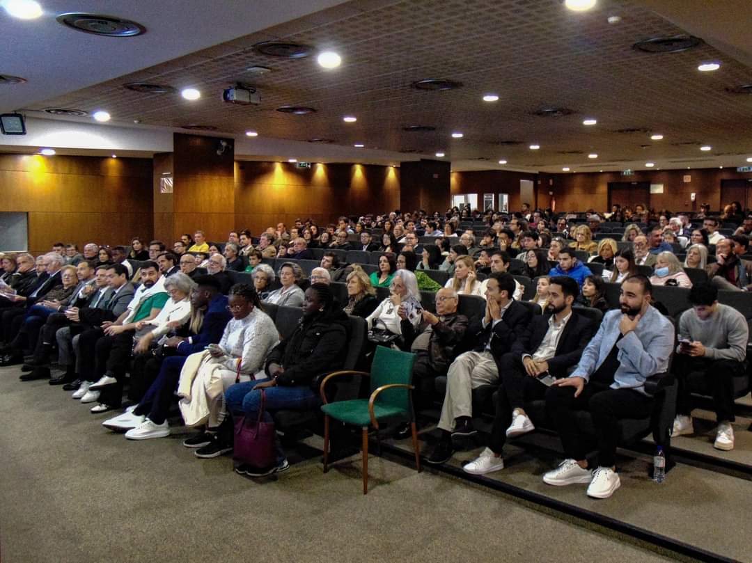 SorayaGale1906's tweet photo. DAR A UMA BOLSA O NOME DA PESSOA QUE DEIXOU O SPORTING EM 2013 À BEIRA DA INSOLVÊNCIA? 🤔 https://t.co/LypYr7udJk
