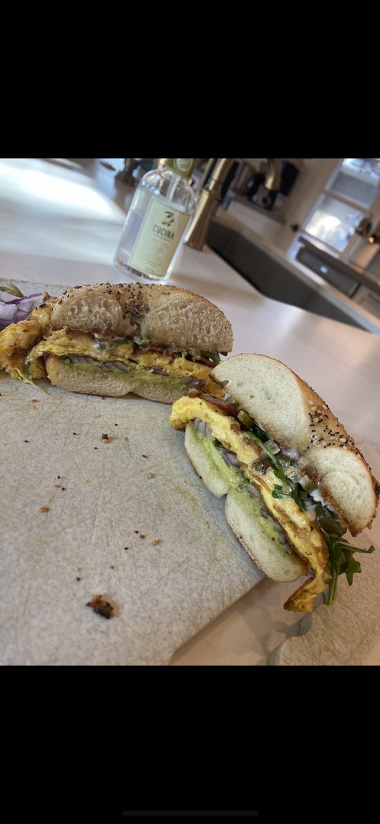 nichols17kyle's tweet photo. You don’t Chef up breakfast like my boy @Peterleviscool 🧑‍🍳 https://t.co/VBVoXO0zEm
