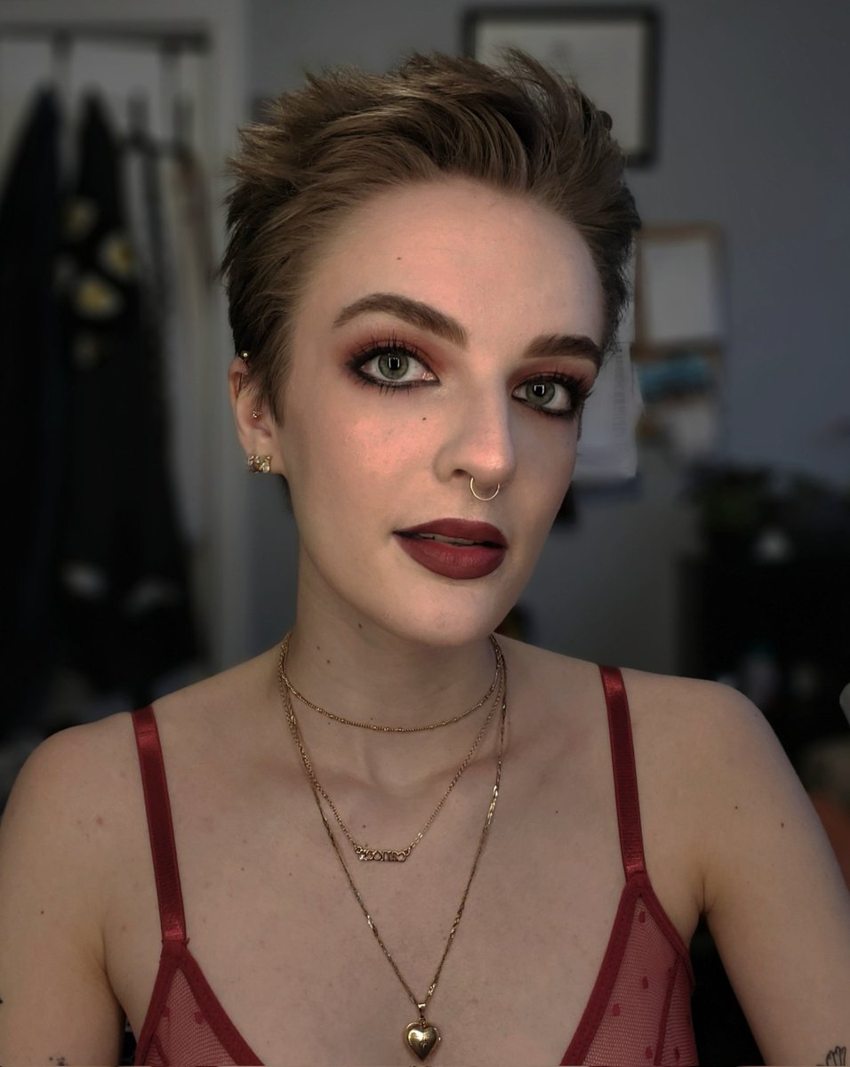 JesseGoudie's tweet photo. Coming up on 6 months of hair growth soon. Your beauty and self-worth are not attached to your hair so do whatever the fuck you want with it🙃 https://t.co/sLitkINDSs