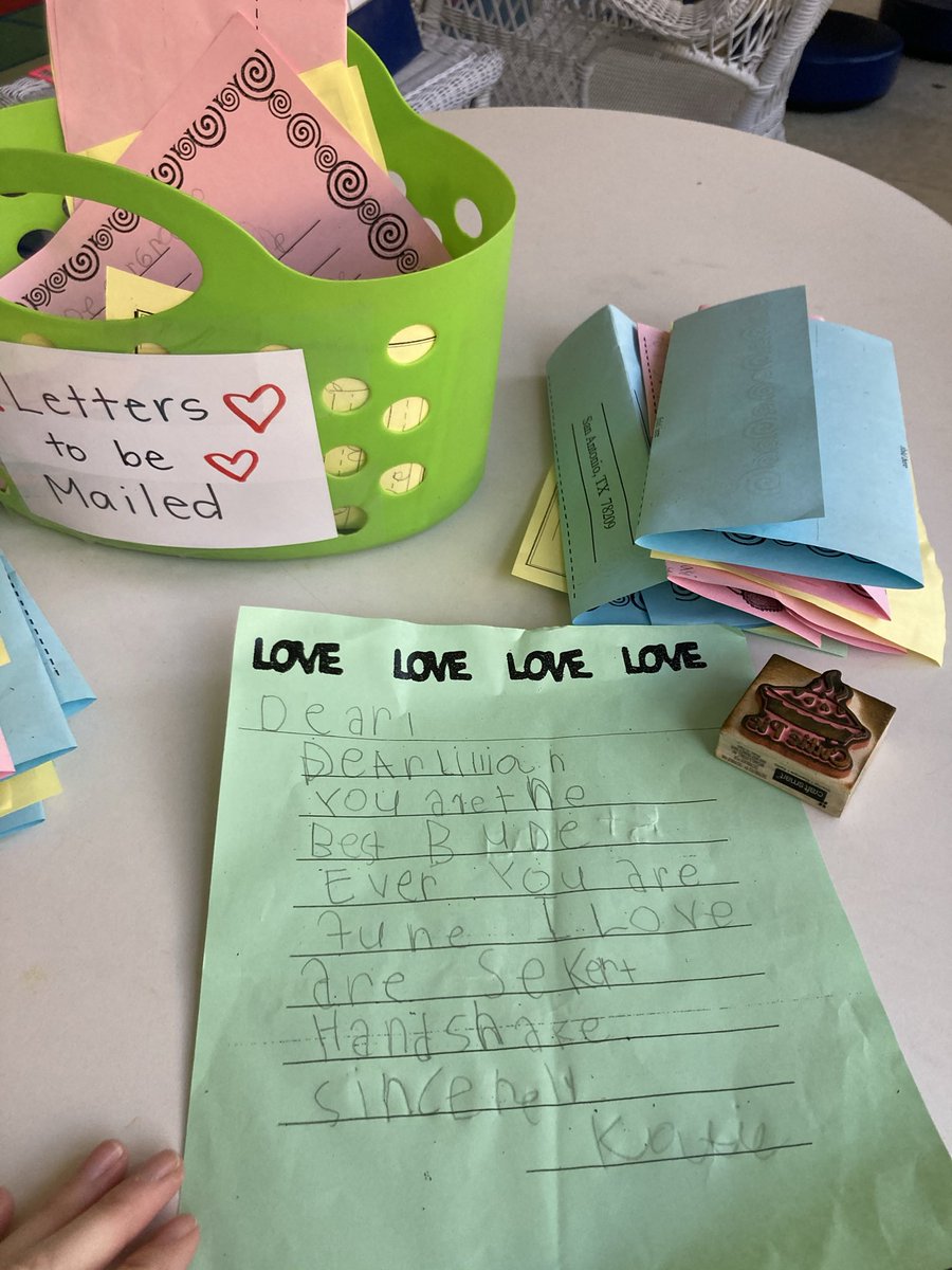 MrsAmaroWE's tweet photo. It has been such a joy to be a mail carrier helping to spread my students’ kind words around the campus this week! @WoodridgeElem #BetheWE @WEcounselors https://t.co/2o5ehp0MYU