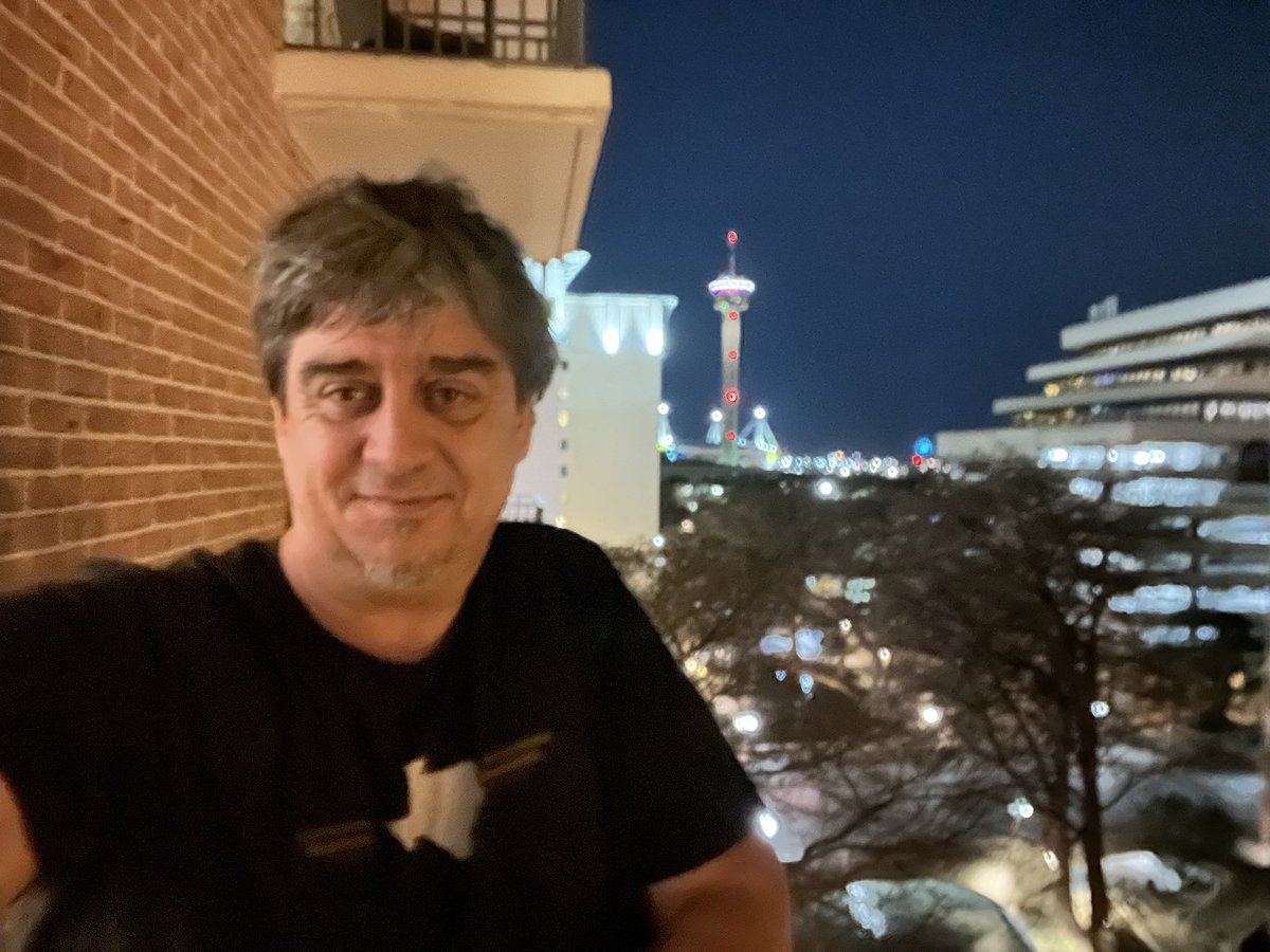 AkinsStrings tweet media