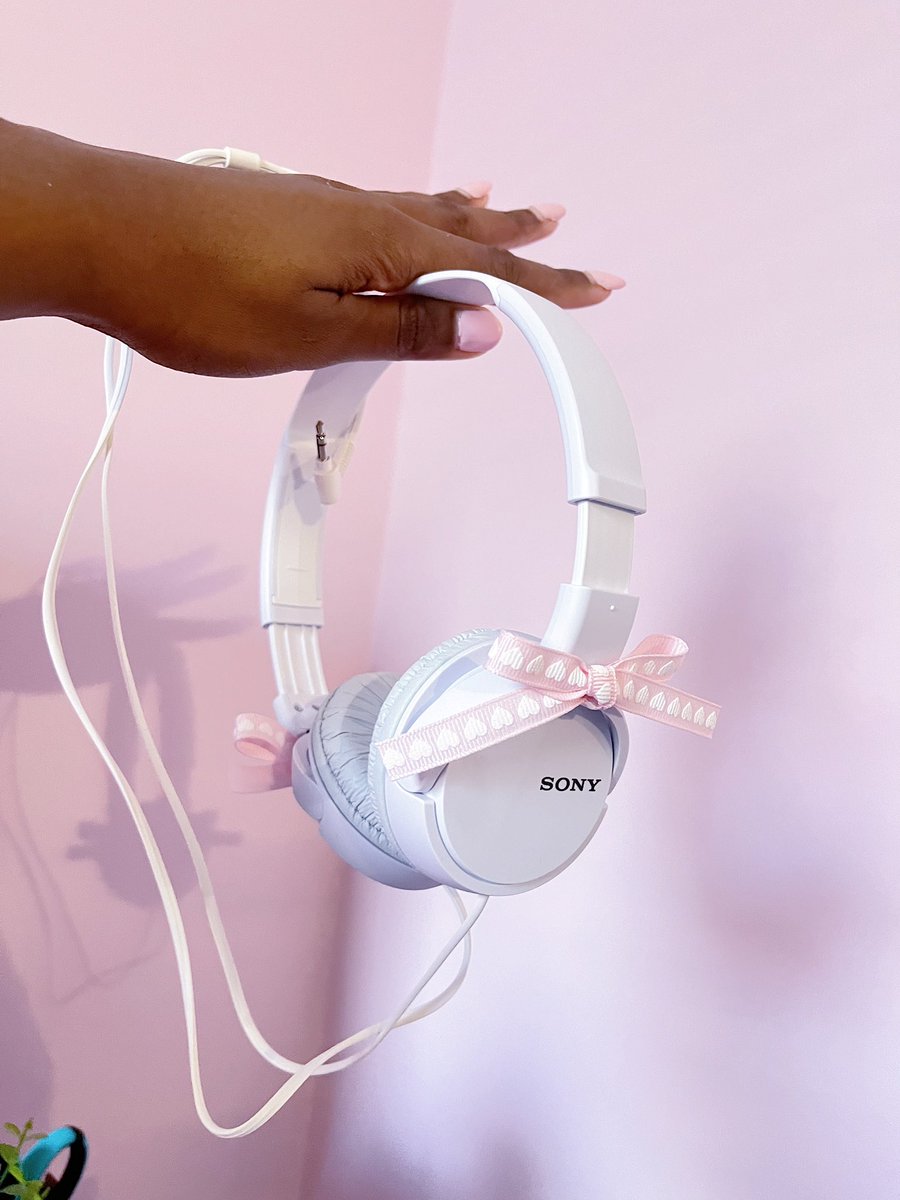 nya⁷ ꒰♡꒱ on Twitter "the tiktok girlies were right, ribbons on your