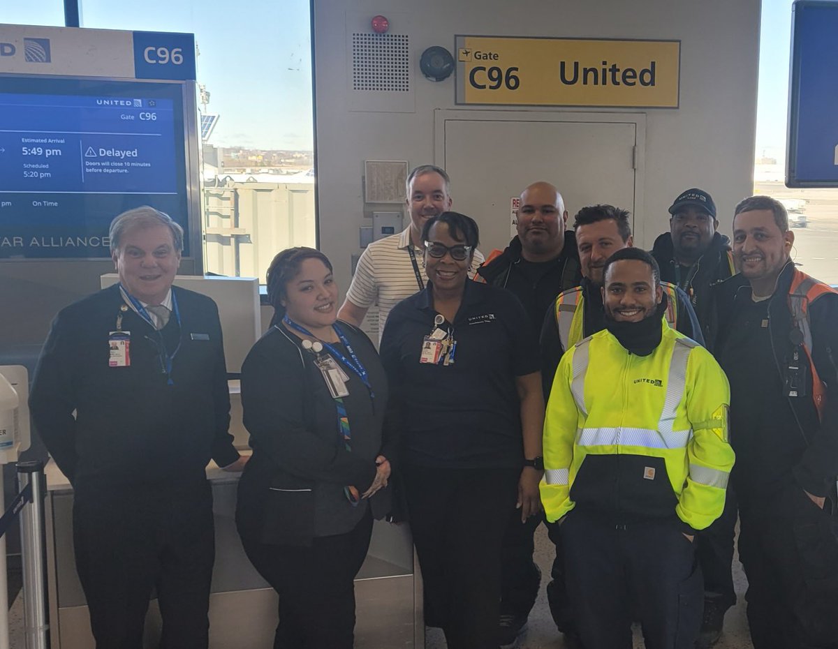 Another week, another team of outstanding CS and Ramp agents in #Newark who won 🏅 their shifts weekly TCI challenge with an avg TCI score of 95.7%! Fantastic work! #AccelerateGatesEWR #UnitedConsistencyTeam @rodney20148 @csarkari @BobHanselmann @billwatts_11 @KevinSummerlin5