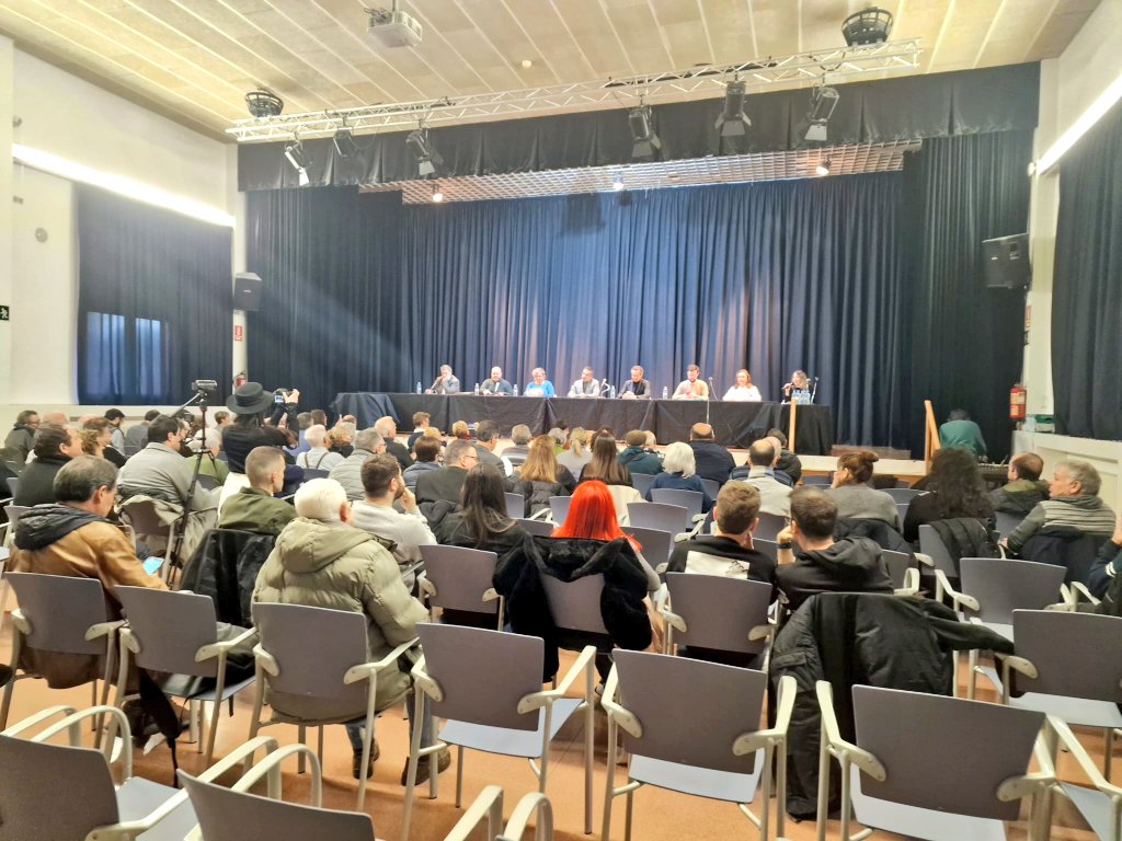 ercsabadell's tweet photo. L'alcaldable d'@Esquerra_ERC #Sabadell, @GabrielFerDiaz, #LAlcaldeDeLaGent, és al primer debat preelectoral de les #Municipals2023, organitzat per l'Agrupació de Veïns de #CaNOriac (@avv_ca). Al maig, fem que la gent corrent tornem a governar la ciutat. ✊
🟨 #ElSabadellDeLaGent https://t.co/jzZgwrl9xP