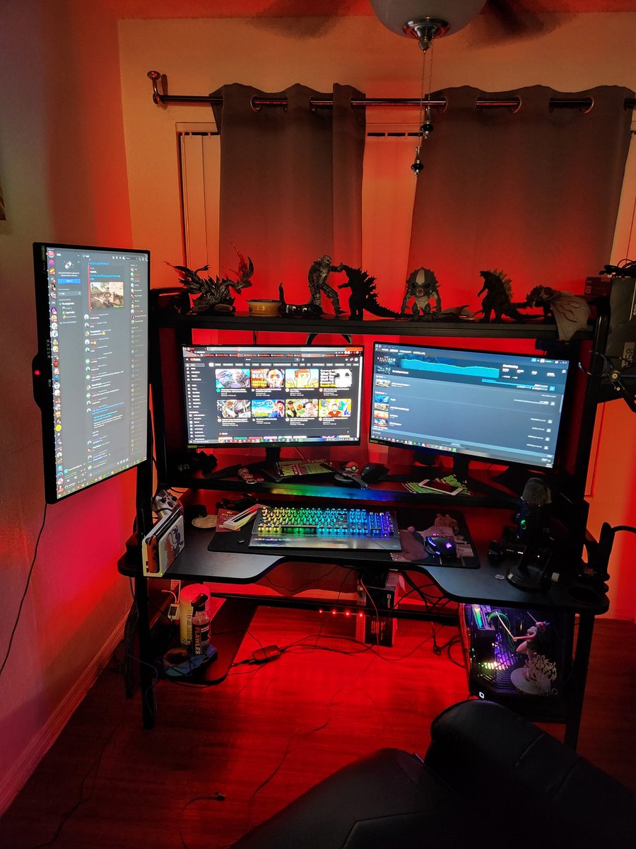 XlGodzilla's tweet photo. @NVIDIAGeForce Just my little corner https://t.co/2pNN9xZmz9
