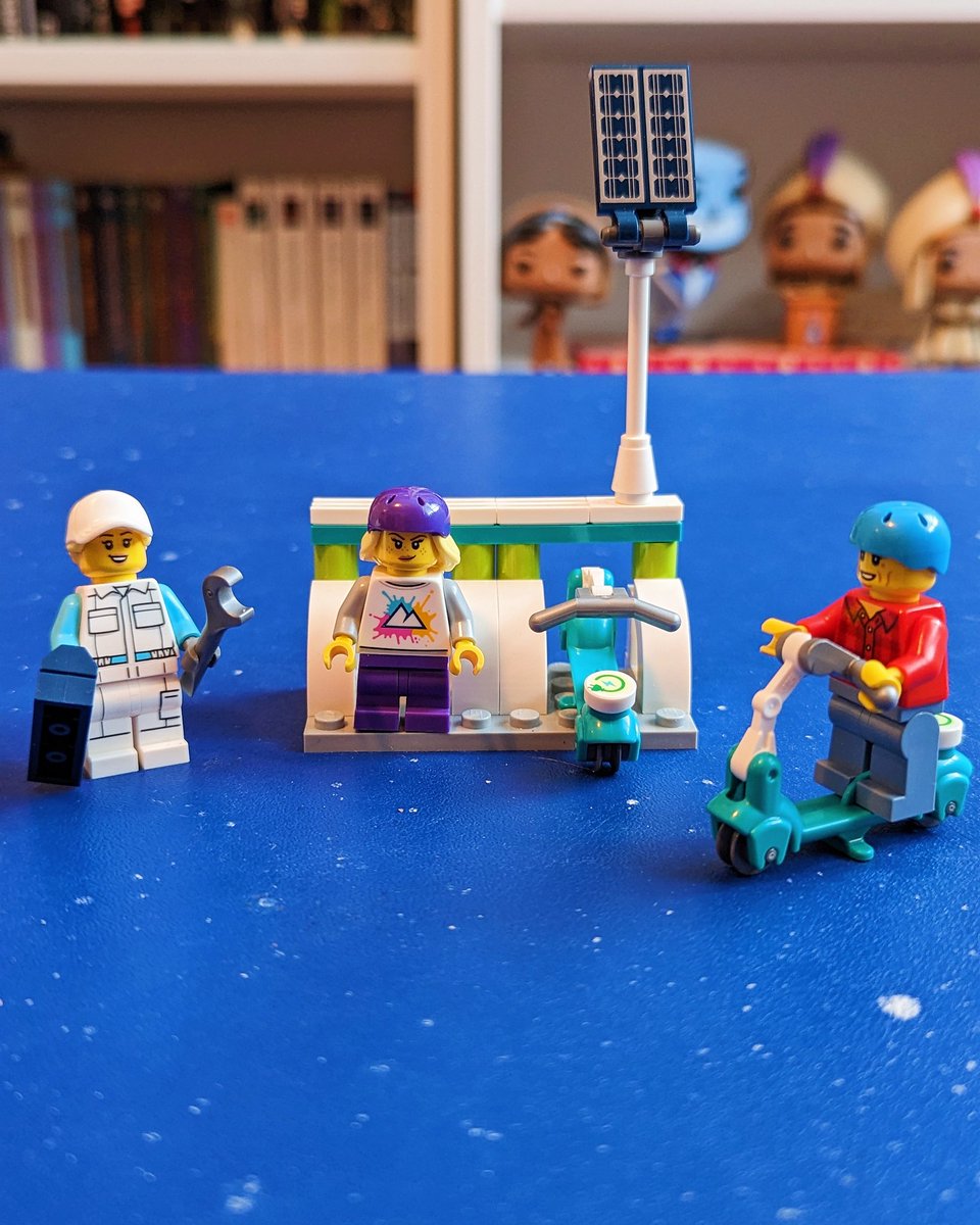 geekfromquebec's tweet image. I got a few Lego gift cards for Christmas.

I went with the Recycling Truck (60386), the Electric Sports Car (60383), the Vet Van Rescue (60382) and the Electric Scooters &amp;amp; Charging Dock set (40526).

#lego #legoset #legocity #geek #geekdad