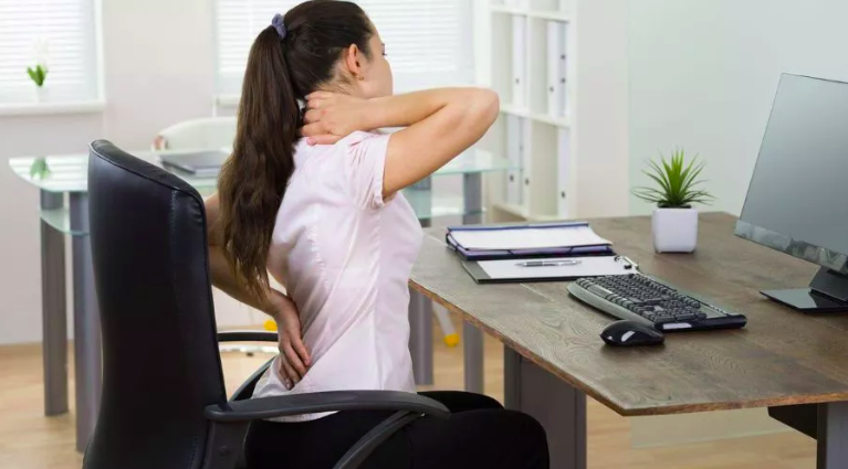 Pretty__home's tweet photo. "How Can A Bad Office Chair Contribute To Hip Pain"

Poor posture can lead to a variety of health issues and diseases.

Bad posture is a major cause of hip pain in office chairs. 

For More Details: https://t.co/zMTsh53BIF
#chairs #chair #officechair #pain https://t.co/Xaw4kGqOcT
