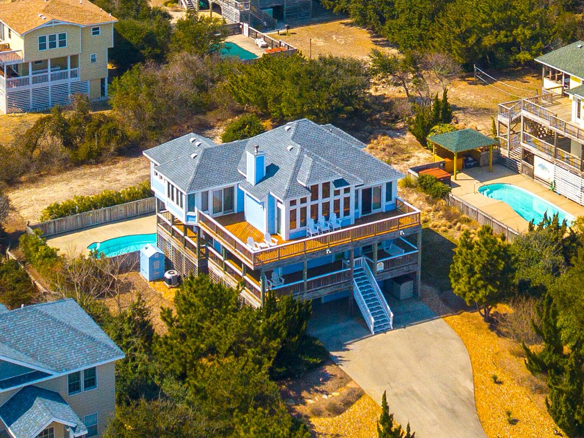 SeasideVacation's tweet photo. Imagine yourself, family, and friends enjoying the Outer Banks with a stay at the beachy HEAVENLY TIDES.
BOOK NOW: https://t.co/6VuoMaiVcl
😎5-Bedroom, Oceanside, Corolla
😎Private Saltwater Pool
😎Hot Tub
😎Game Room
😎3-minutes from the beach
#iloveobx #outerbanks #obx #beach https://t.co/yqoaNnd0ja