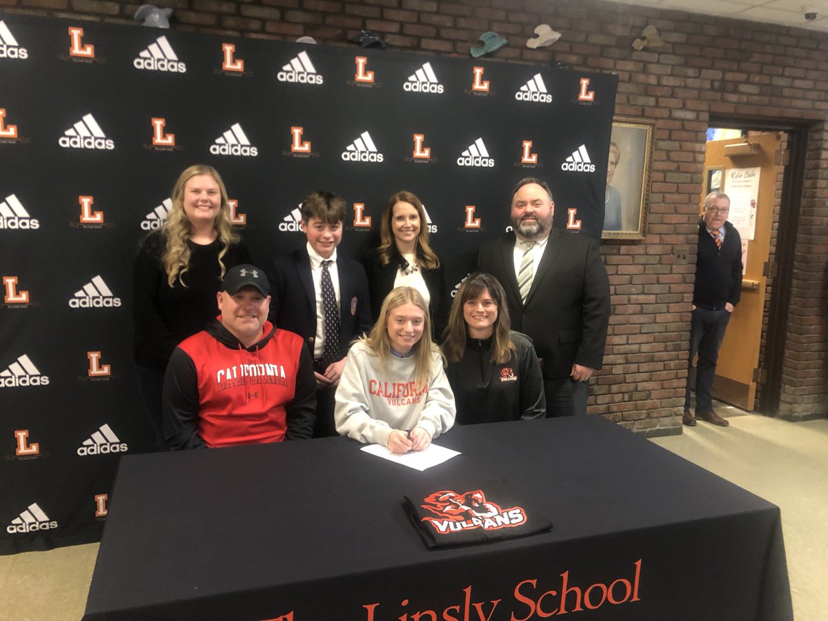 RMetzgerWTOV9's tweet photo. The @linslyschool had 4 student-athletes recognized today for signing college letters of intent. 

✔️OVAC champ Jy'Leik Johnson-track at D1 Lafayette College.  
✔️Baeleigh Burwell -🥎 at Lake Erie College.  
✔️Celia Demarchi - 🏐 at Cal U. 
✔️Nate Coleman -  🏈 at Walsh https://t.co/awidfZ6YKK