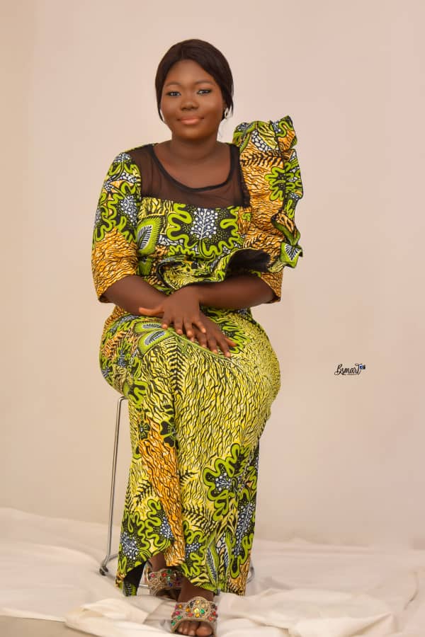 ayofarm1's tweet photo. The most beautiful woman https://t.co/OnKQ9zGbuj