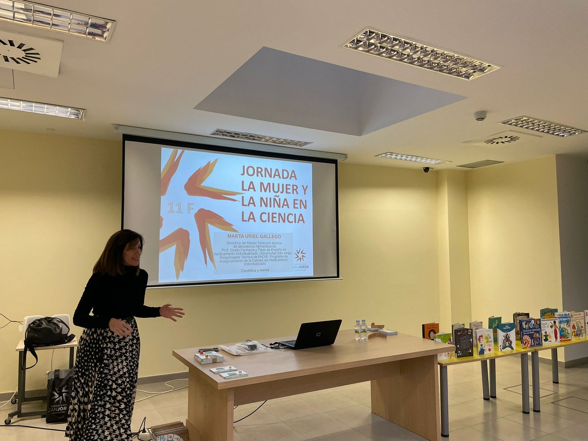 FarmaciaUSJ's tweet photo. Actividad de divulgación de “La mujer y La Niña en la ciencia” realizada en el CEIP Manlia, en el municipio de Mallén a cargo de la profesora del grado en Farmacia,  Marta Uriel. https://t.co/fP5ASzzWzN