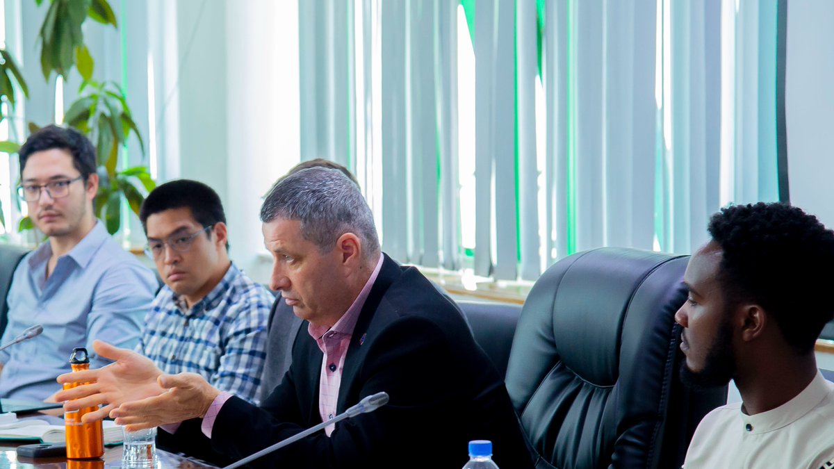 RDBrwanda's tweet photo. Today, RDB CEO, @cakamanzi, along with other @RwandaGov officials participated in a consultative meeting with private sector firms in the e-mobility industry on exploring ways of scaling up electric transportation in Rwanda.

#InvestInRwanda #RwandaWorks 🇷🇼 https://t.co/qRqEvIkJU1