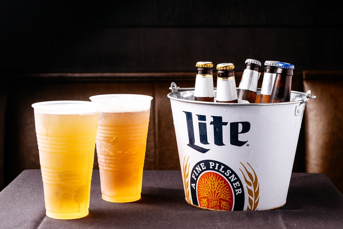 The weekend is here and its time time for beers! 🍻

Join us for happy hour and beer deals you won't want to miss:
🍺 Big Beers (32oz) $4
🍺 Domestic Beers (5pm-7pm) $3

Walk-in's are always welcome at our house!

#happyhour #chicagohappyhour #happyhourdeals #beerdeals #chicag...